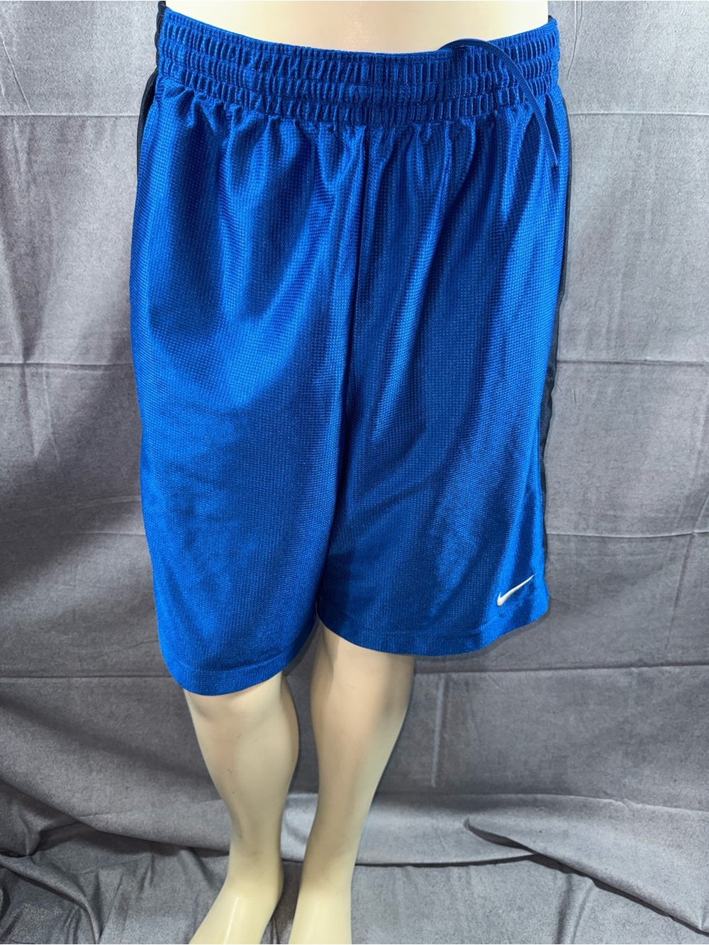 2918-Nike Men’s Royal Blue Basketball Athletic Shorts